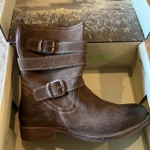 Roan suede boots